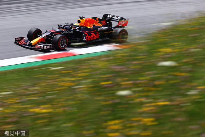 雷诺车队险胜阿斯顿马丁，佩雷兹状态火热