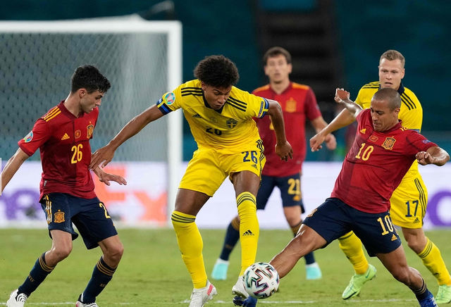 英格兰队碾压瑞典队，波尔点燃赛场