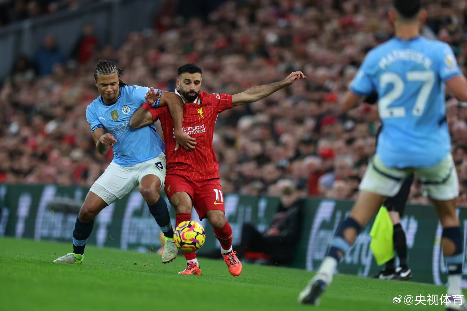 利物浦战胜亚特兰大，英超劲旅夺得惊险胜利