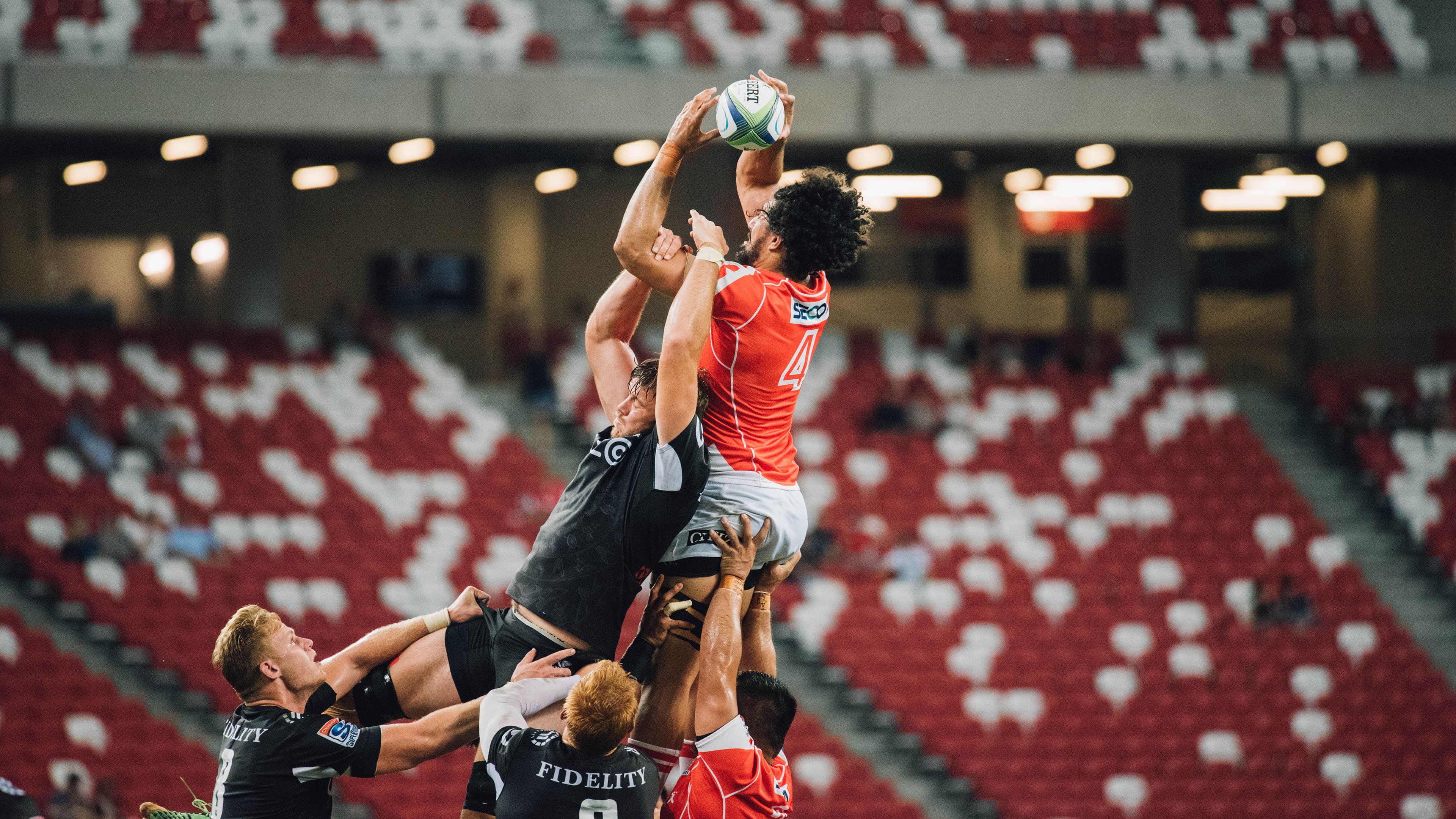 福克斯狂飙突进，湖人防线溃败雄鹿