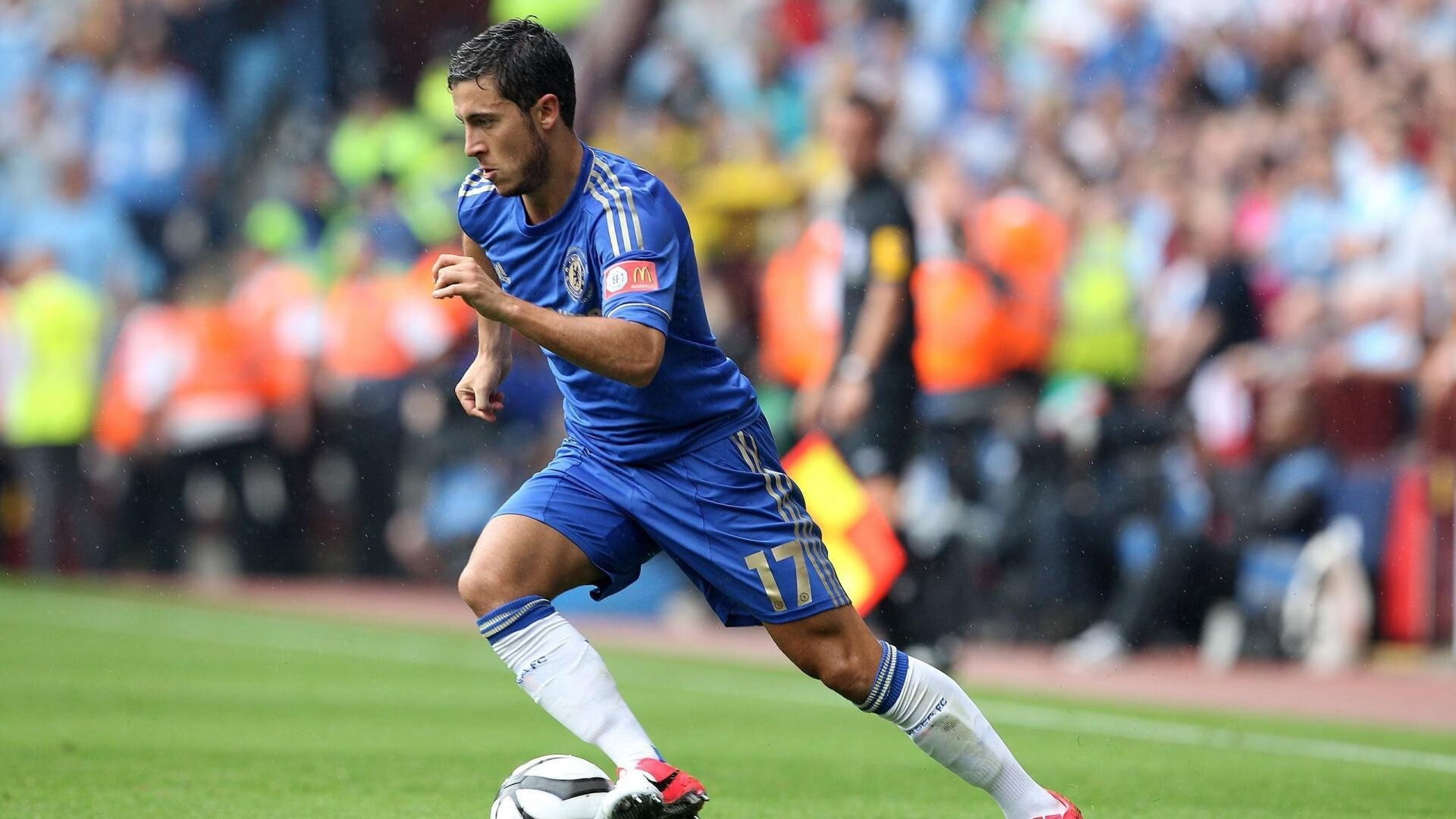 库里冠军级表现撕裂防线，公牛式防守锁死上海队