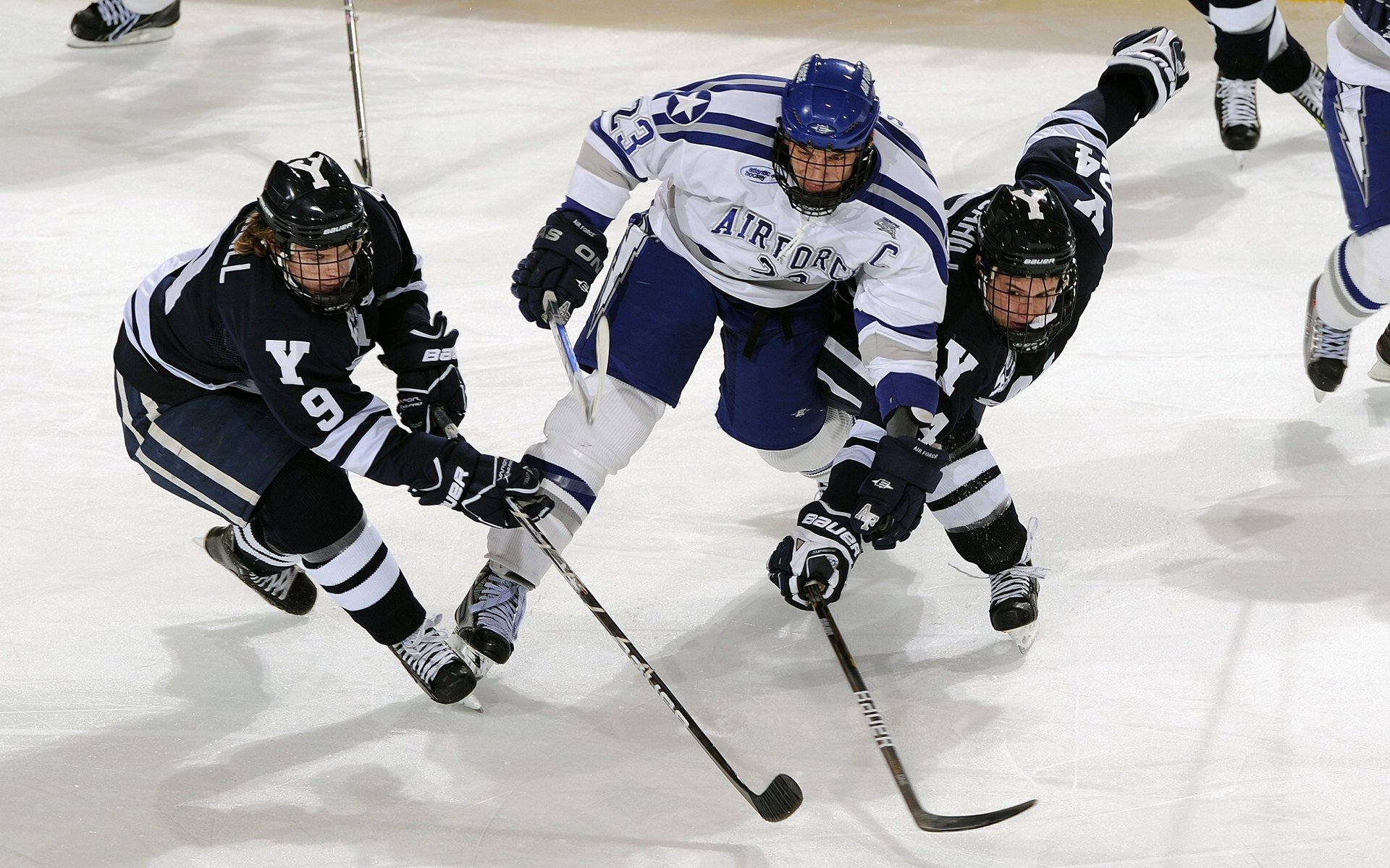 西决生死战焦点战，公牛淘汰上海队，一场跨越时空的篮球对话